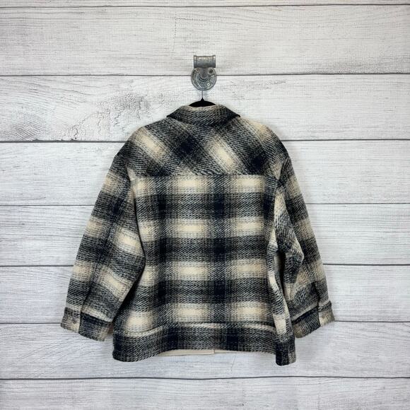 Gap Women's Black & Cream Plaid Wool Fuzzy Thick Shacket Size Large Petite - Picture 7 of 9